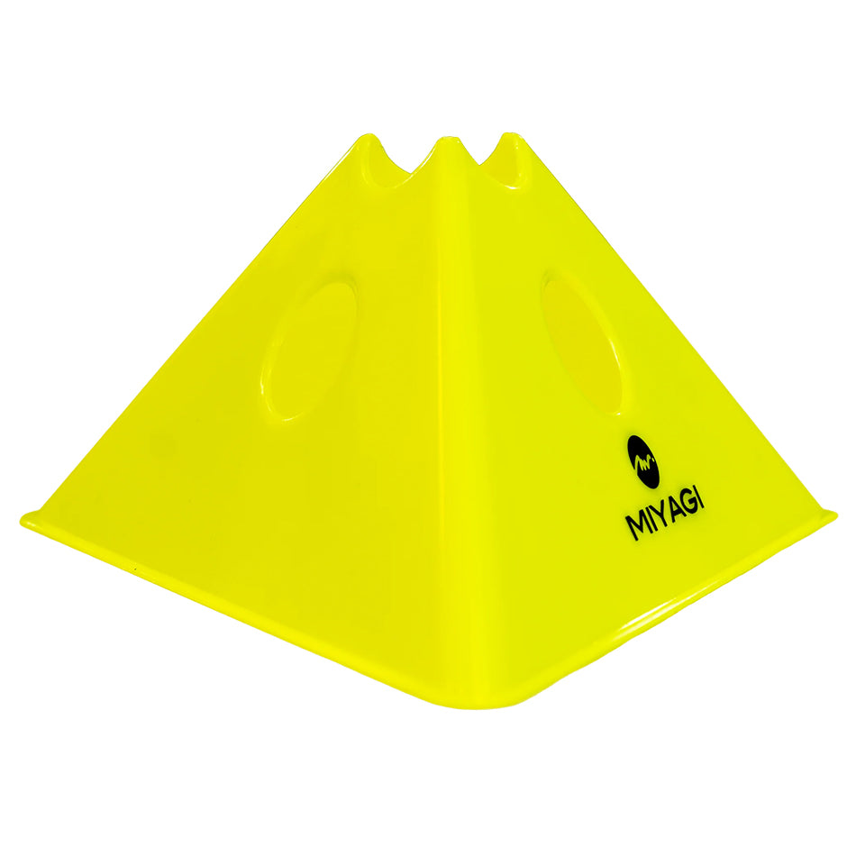 Cono Triangular de Polietileno con Huecos de 12CMS M30245-12-VER MIYAGI