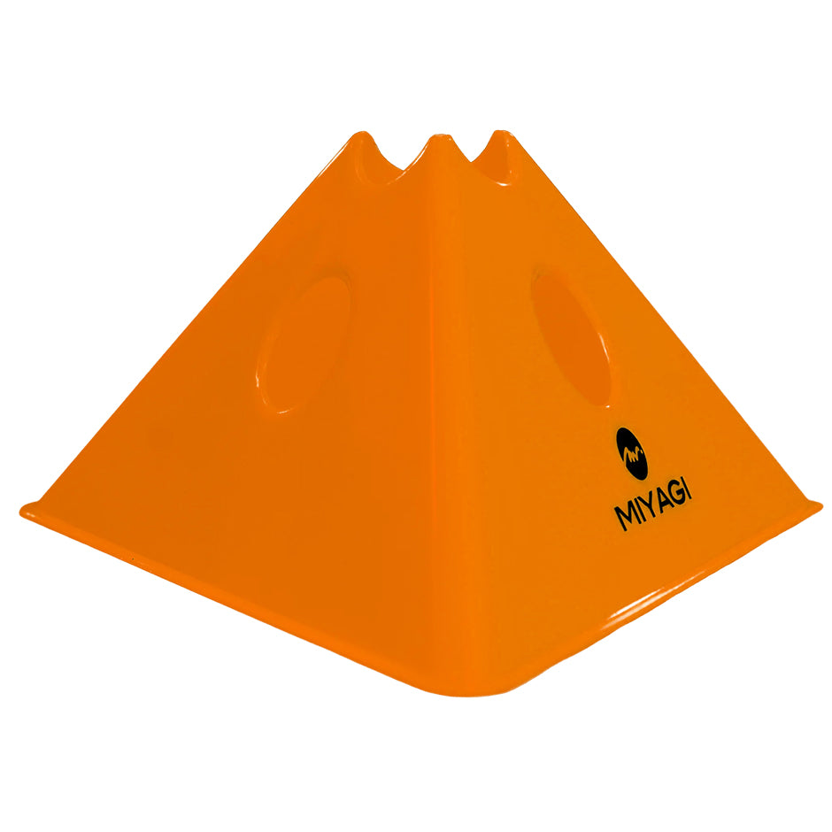 Cono Triangular de Polietileno con Huecos de 12CMS M30245-12-VER MIYAGI